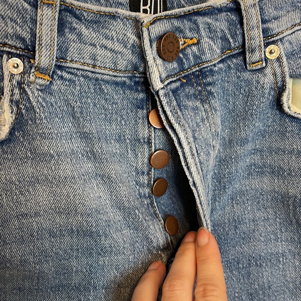 BDG Slim Straight Distressed Jeans Size 28 - Picture 3 of 6